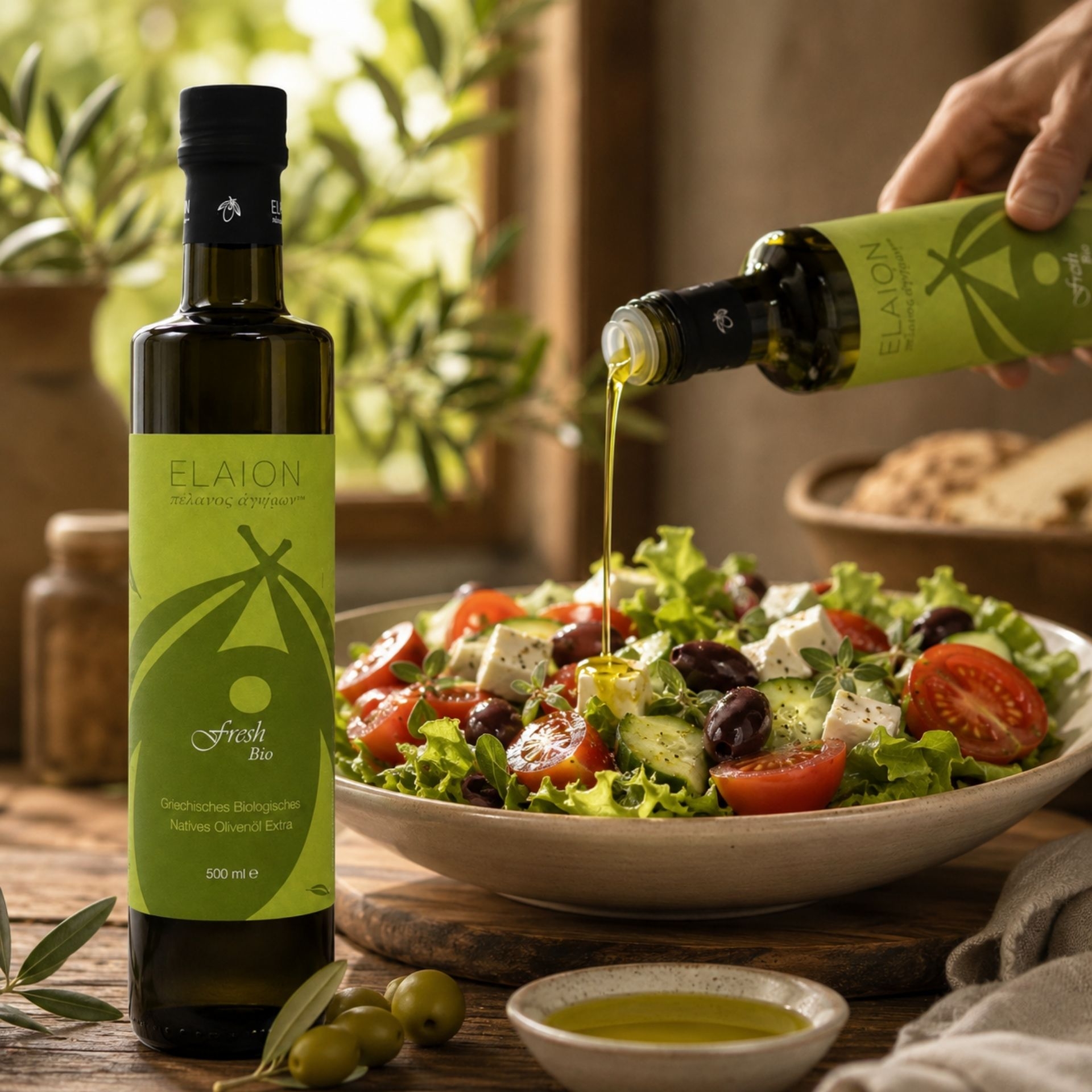 Elaion Fresh Bio Olivenoel 500 ml verfeinert einen frischen mediterranen Salat